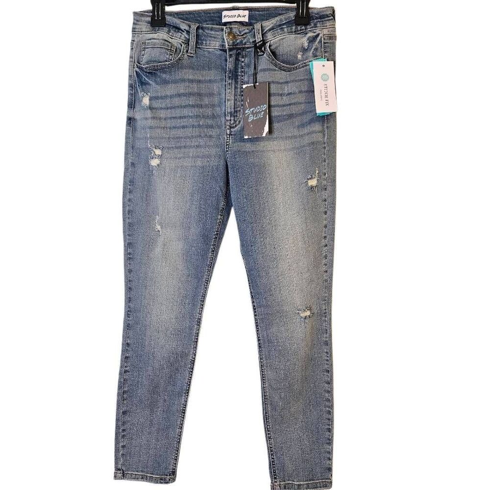 Studio Blue Kelly high rise crop jeans, distressed. 30(10), NWT. #1002
